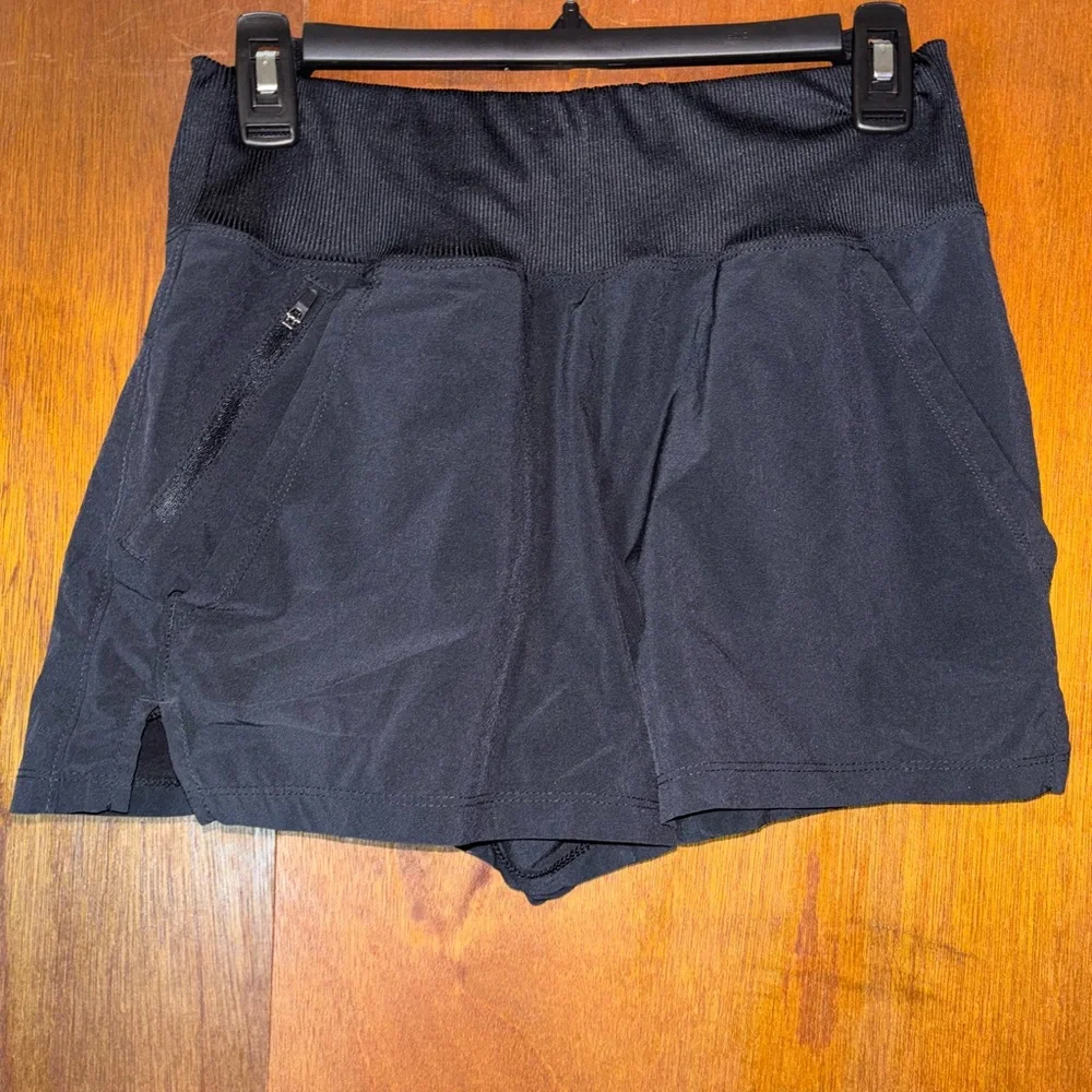 🐠 JUSTICE leggings size 12   and all in motion shorts size XS
